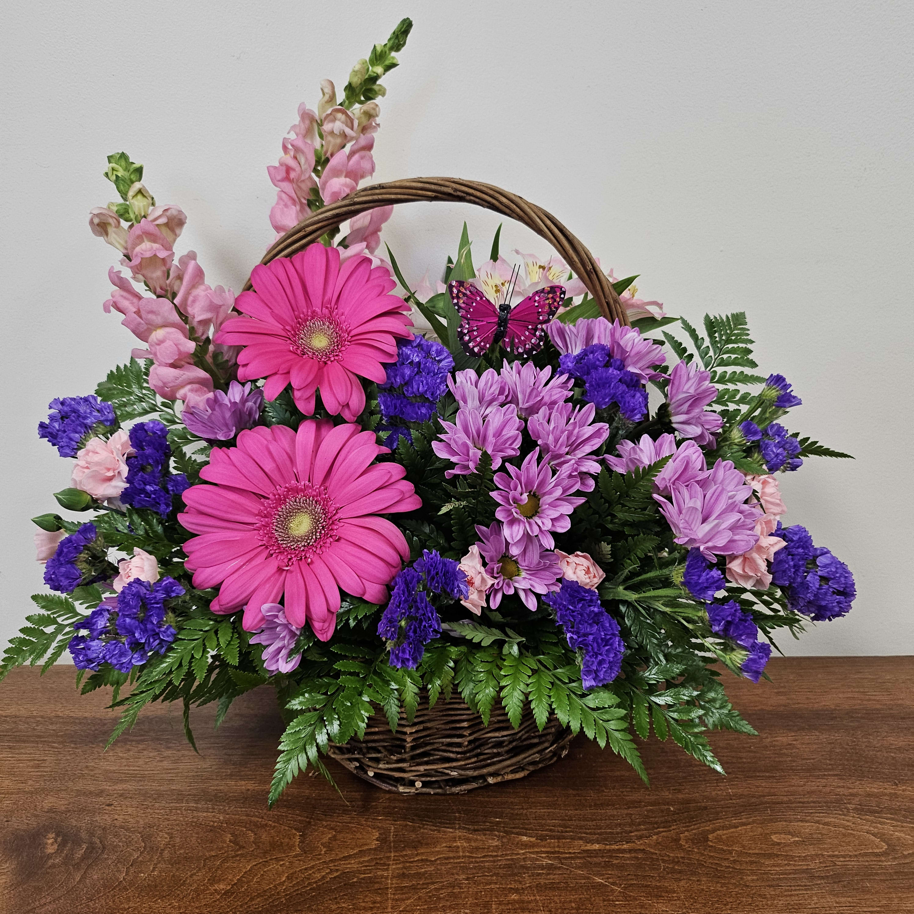 COUNTRY BLOOMS BASKET