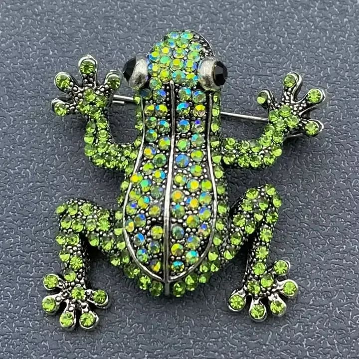 Frog Brooch Flower Bouquet