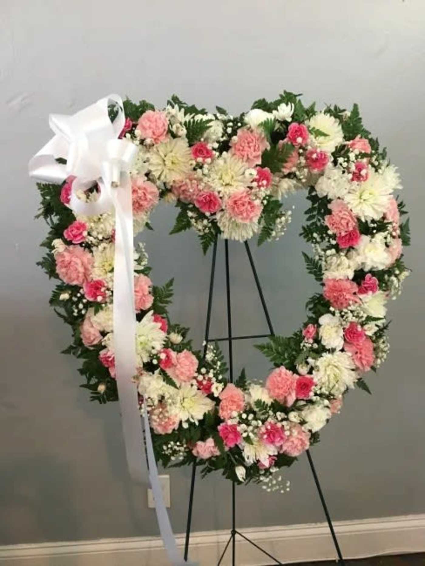 Heart standing spray Flower Bouquet