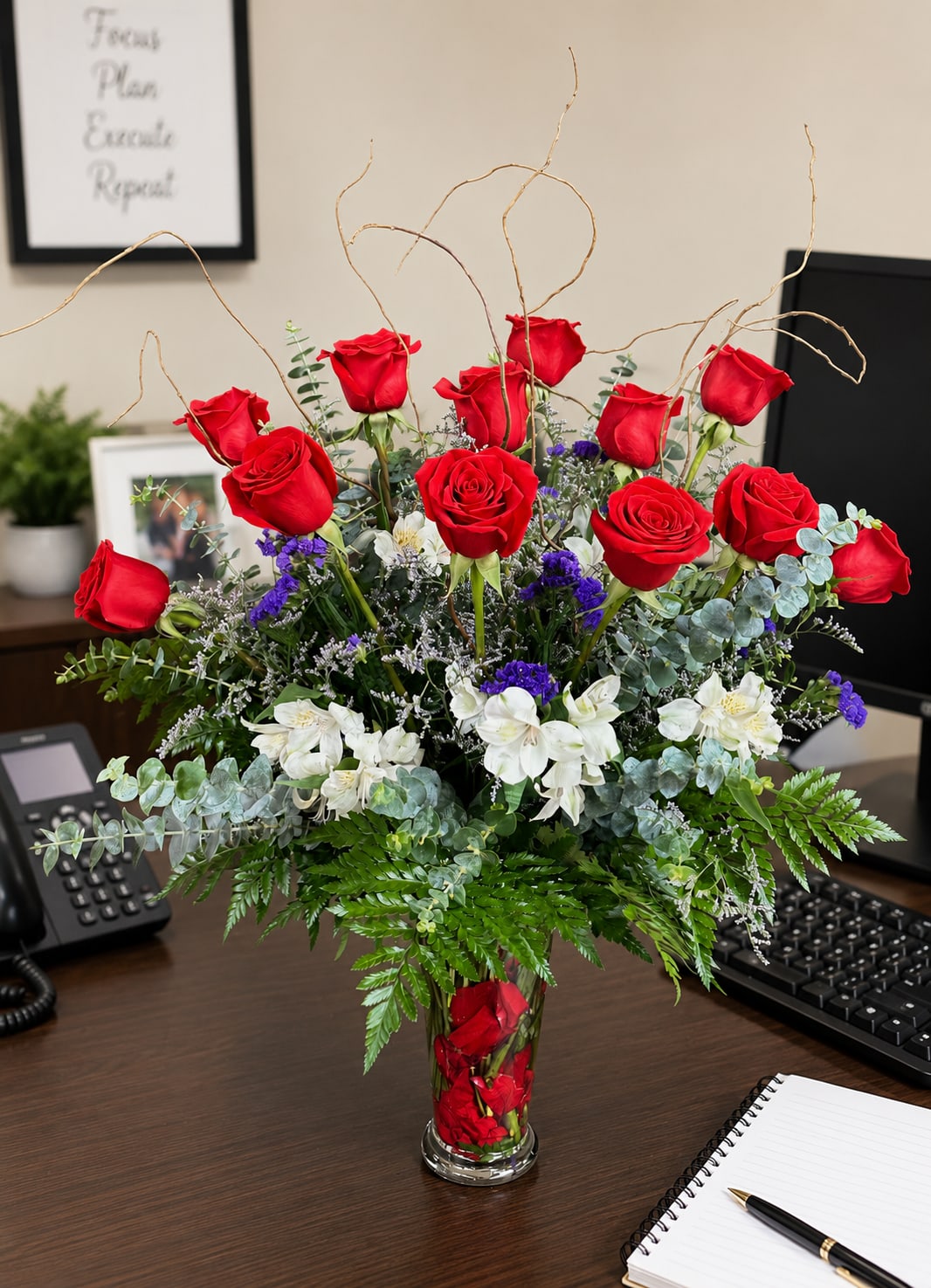 Deluxe Dozen Red Roses
