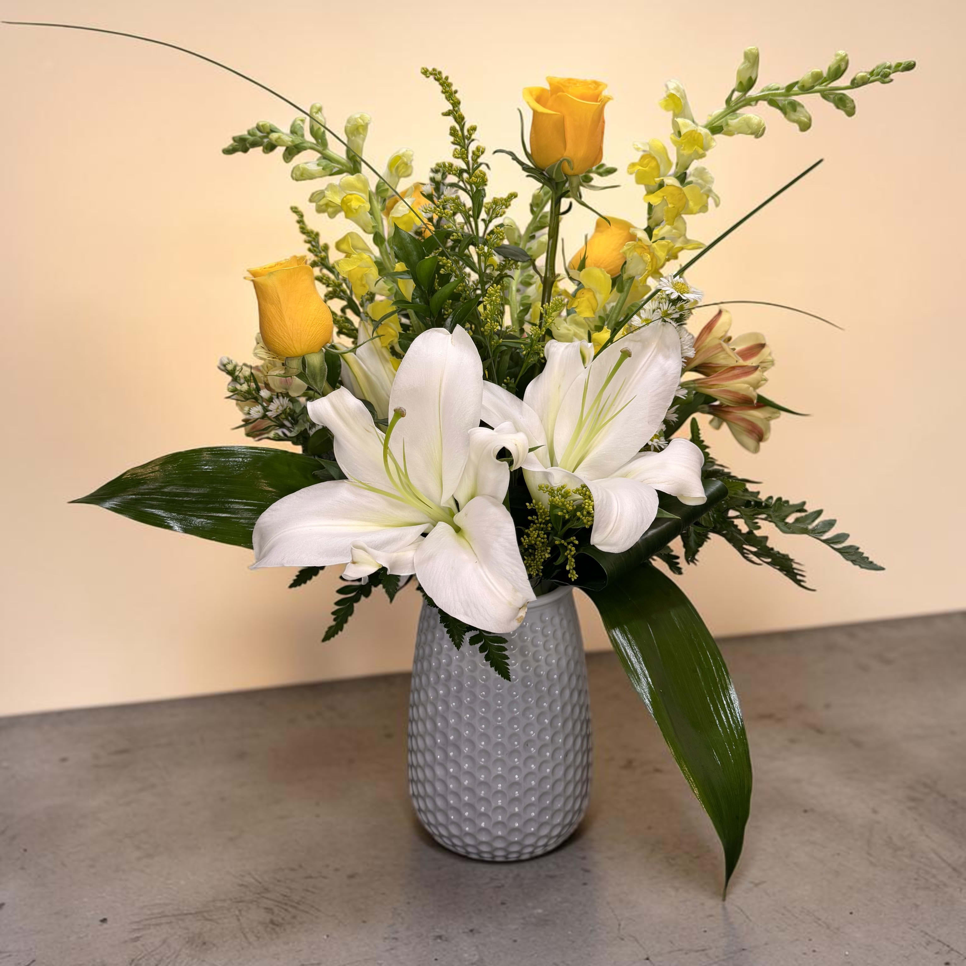 Radiant Lilys Flower Bouquet