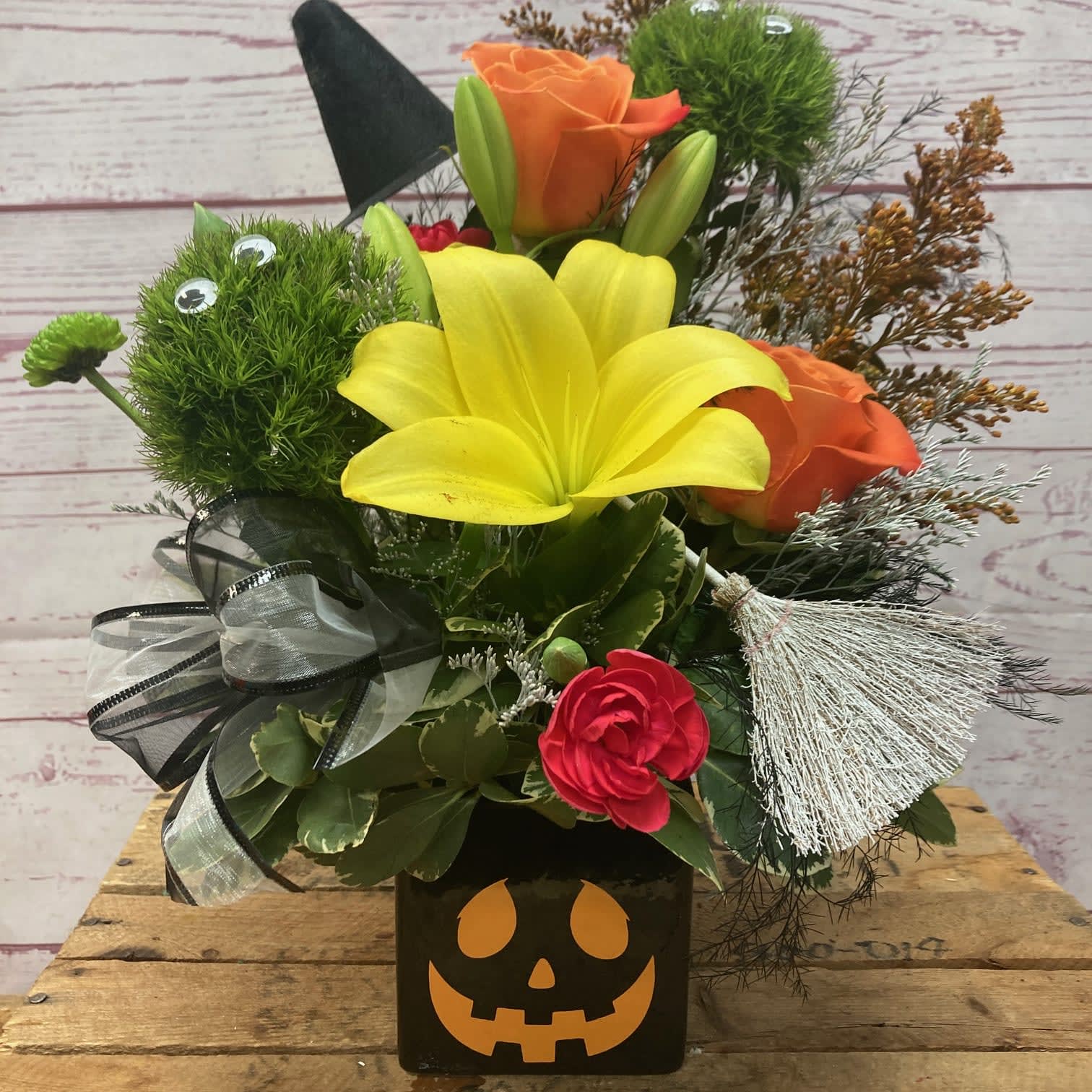 Hey Boo Halloween Arrangement