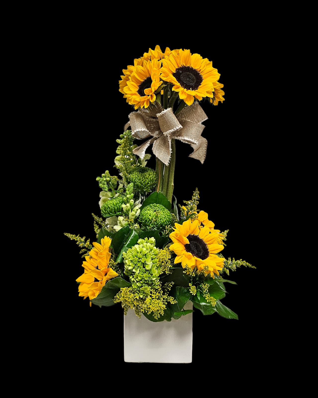 AM-13 Arreglo de girasoles, hortensias, spiders y stock