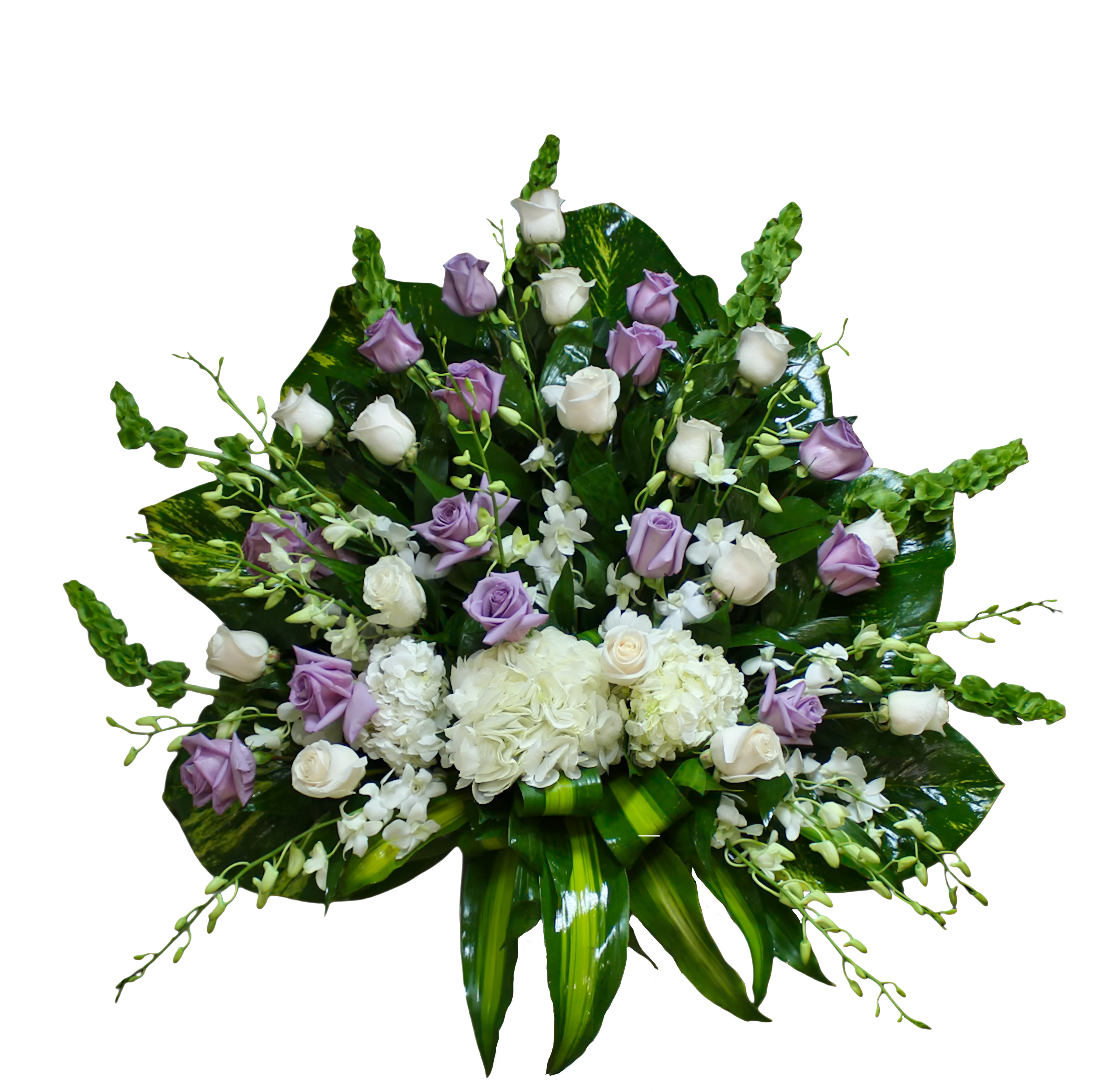 CN-12 Canasta funeral de rosas, orquídeas, hortensias y campana de Irlanda Flower Bouquet