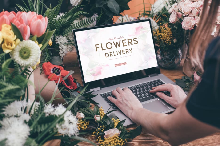 Why Online Flower Delivery Is the New Norm for Flower Shop Owners? - SnapBlooms Blogs