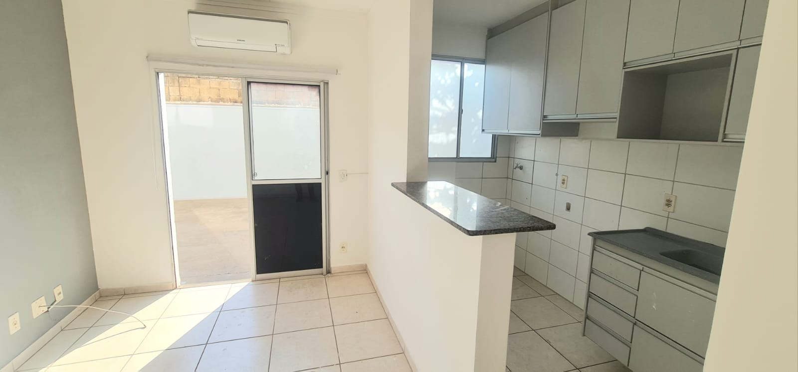 Foto do imóvel Apartamento Térreo c/ Quintal • Cond. Rio Fiora