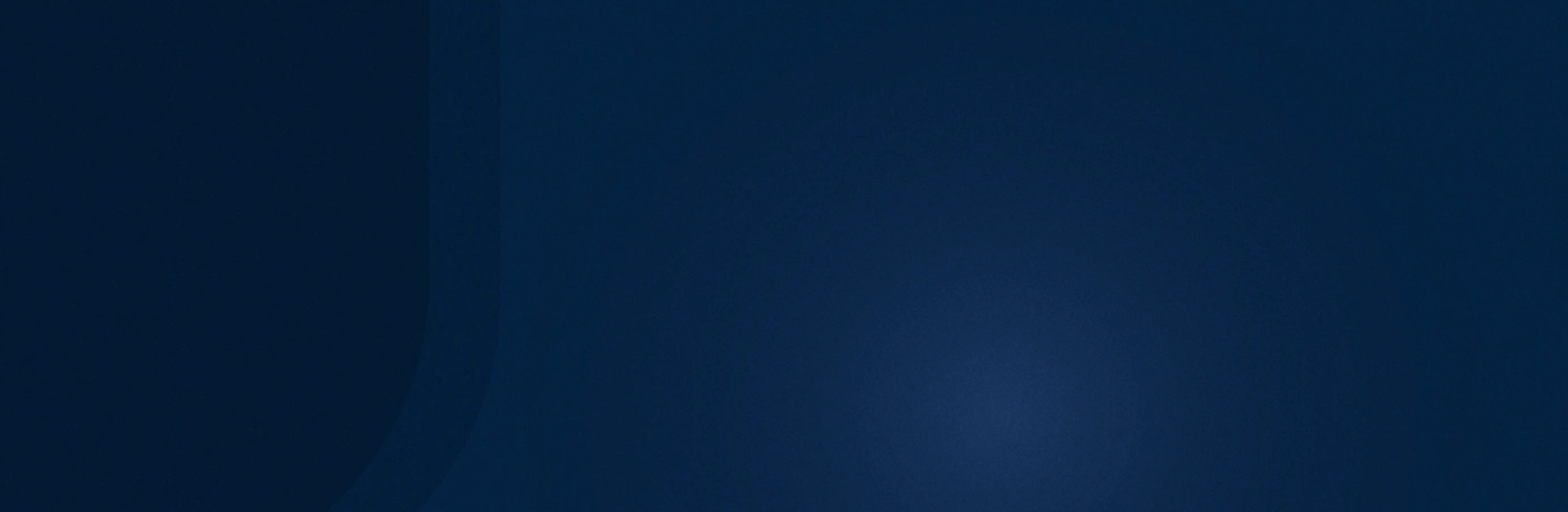 Mulher sorrindo, planejando seu futuro