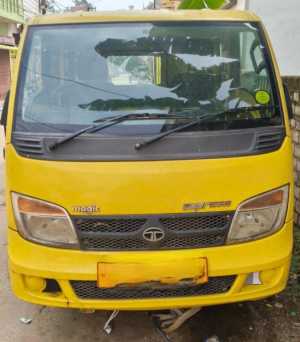 tata-magic-express