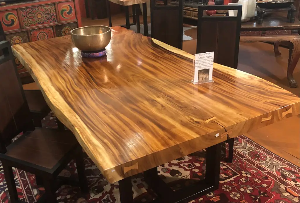 Why Acacia Wood is a Popular Choice for Dining Tables