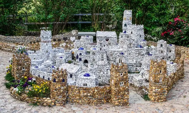 Mini Rockery A Guide to Creating a Tiny Landscape