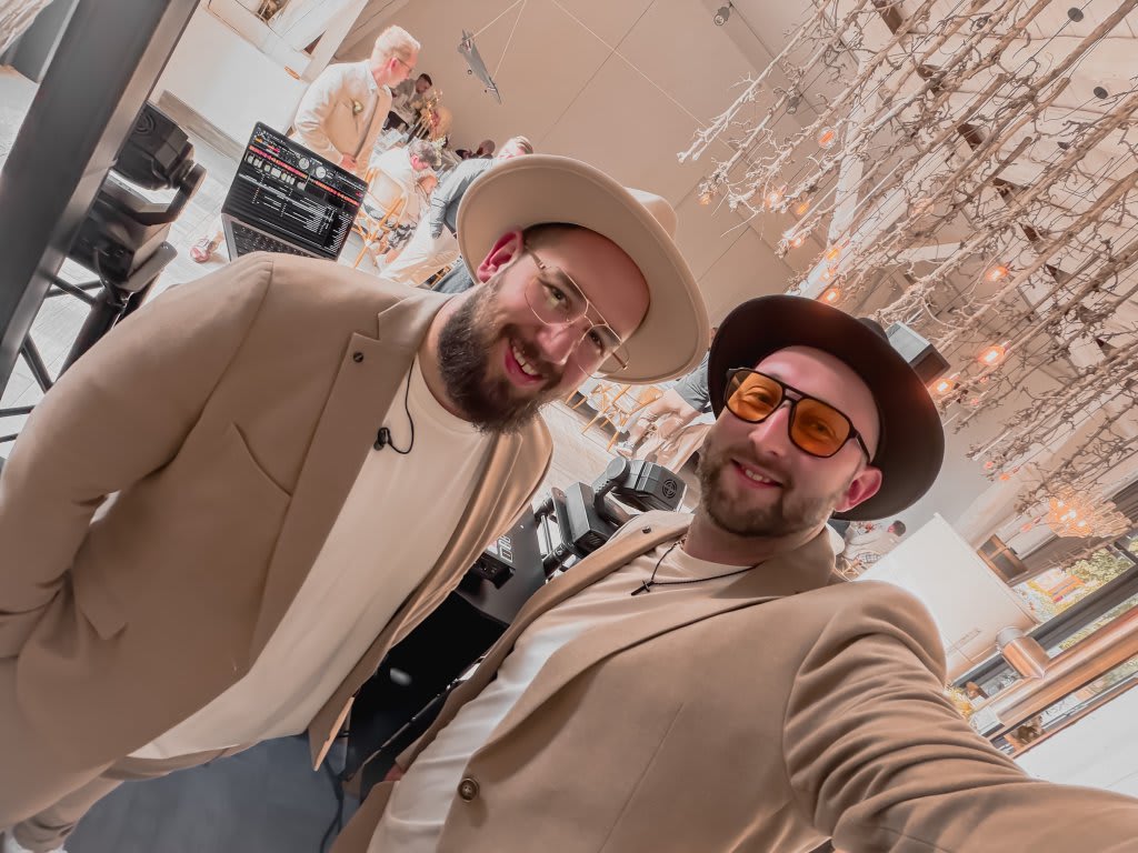 Hochzeits-DJ Sebastian Graf beim Auflegen auf einer Hochzeit in Mannheim