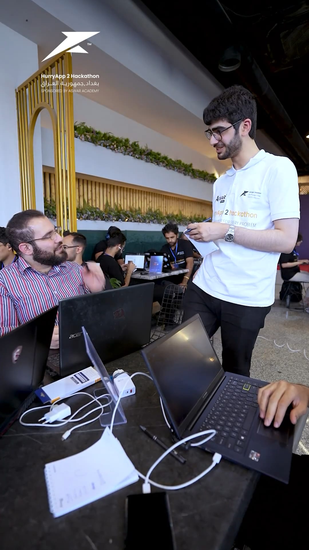 Adil mentoring participants HurryApp 2 Hackathon