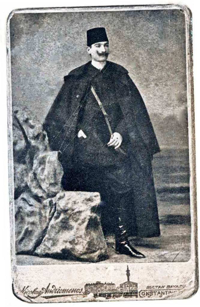 Kurmay Yüzbaşı Mustafa Kemal