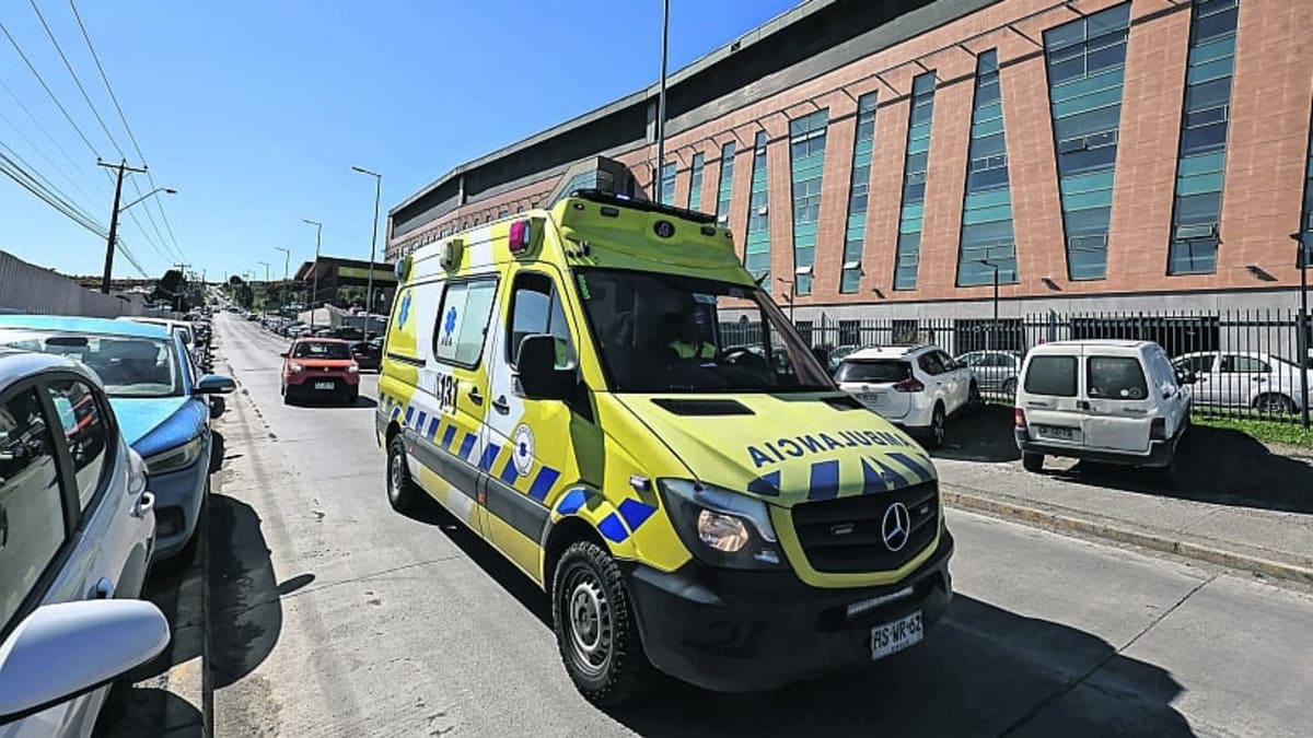 Ambulancia en contexto de emergencia médica en Puerto Montt