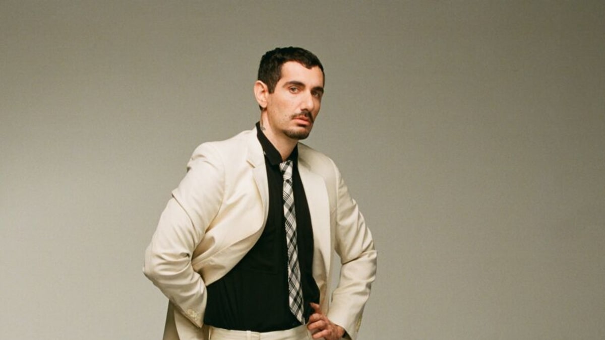 El músico chileno Alex Anwandter, que se presentará en el Teatro del Lago de Frutillar