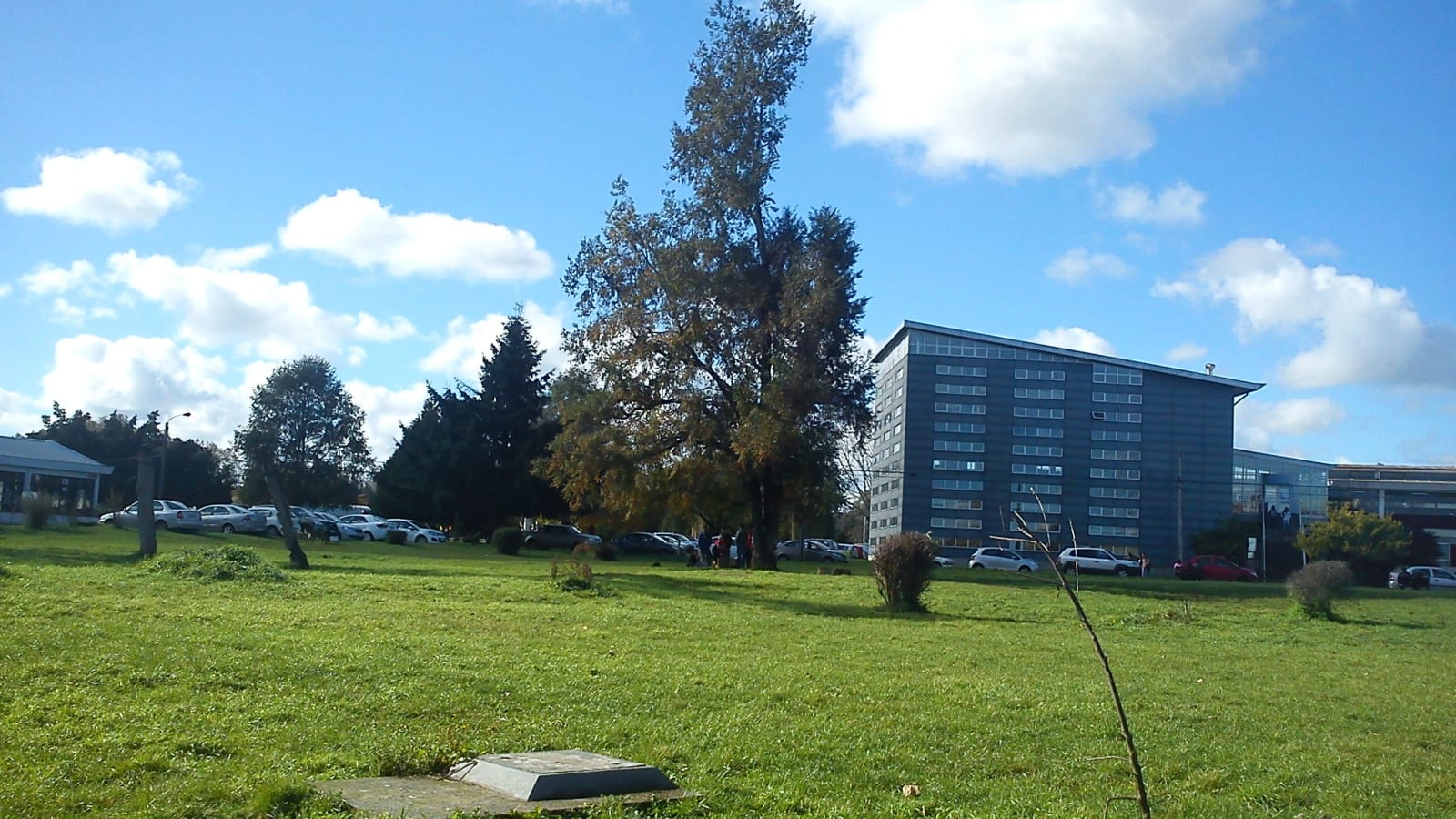 Edificio de la Biblioteca Pablo Neruda de la Universidad de Los Lagos en Osorno, imagen de archivo