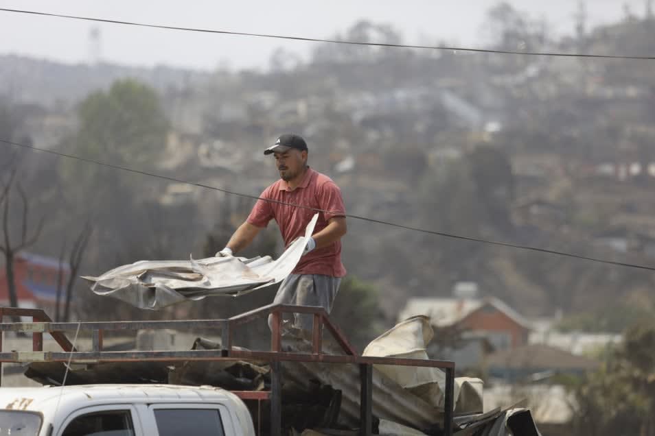 Penco y Lirquén Inician Remoción de Escombros Tras Incendios