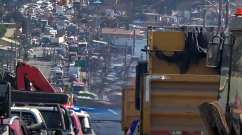 Colapso en accesos a Penco, Lirquén y Tomé por masiva llegada de ayuda