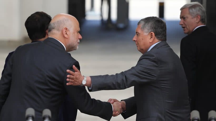 Ministros Elizalde y Alvarado inician traspaso de mando con primera reunión