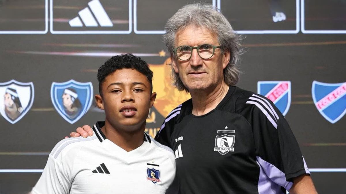 Amaro Delgado (14) firma contrato profesional con Colo Colo