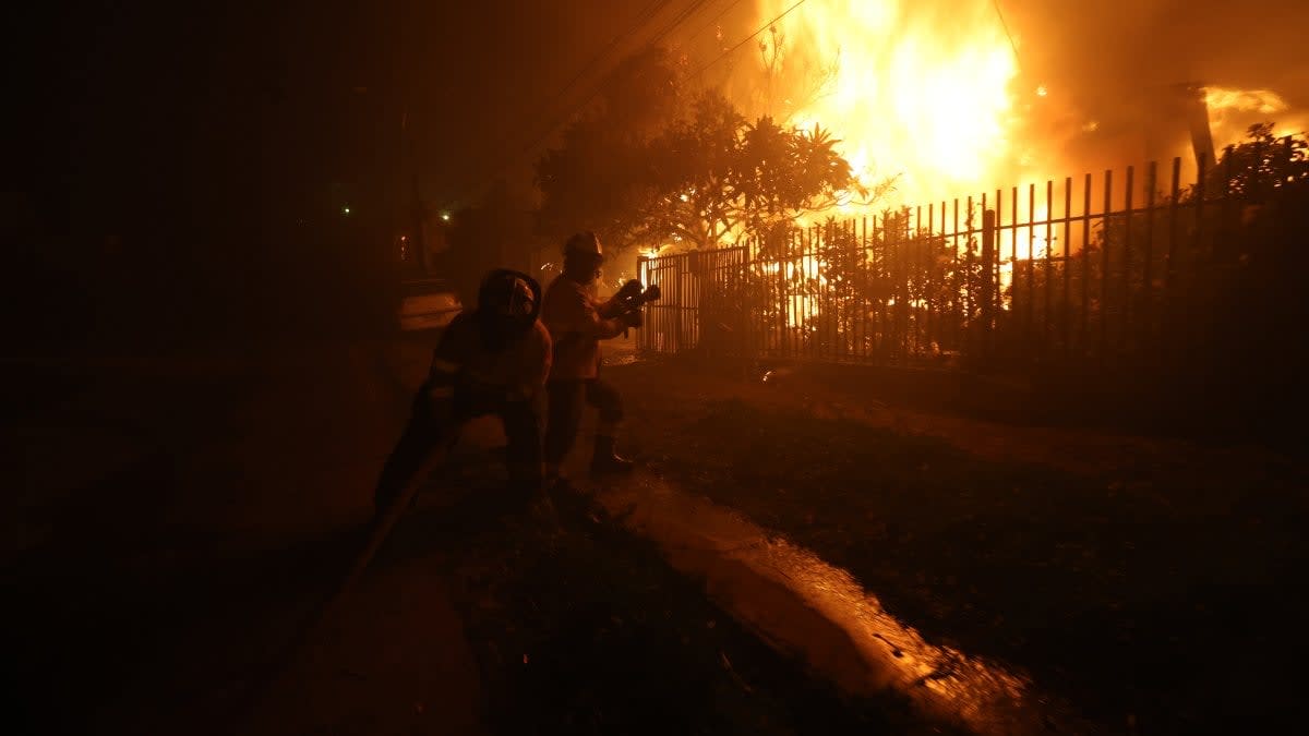 Cuestionan Demora de Gobierno ante Incendios en Ñuble y Biobío