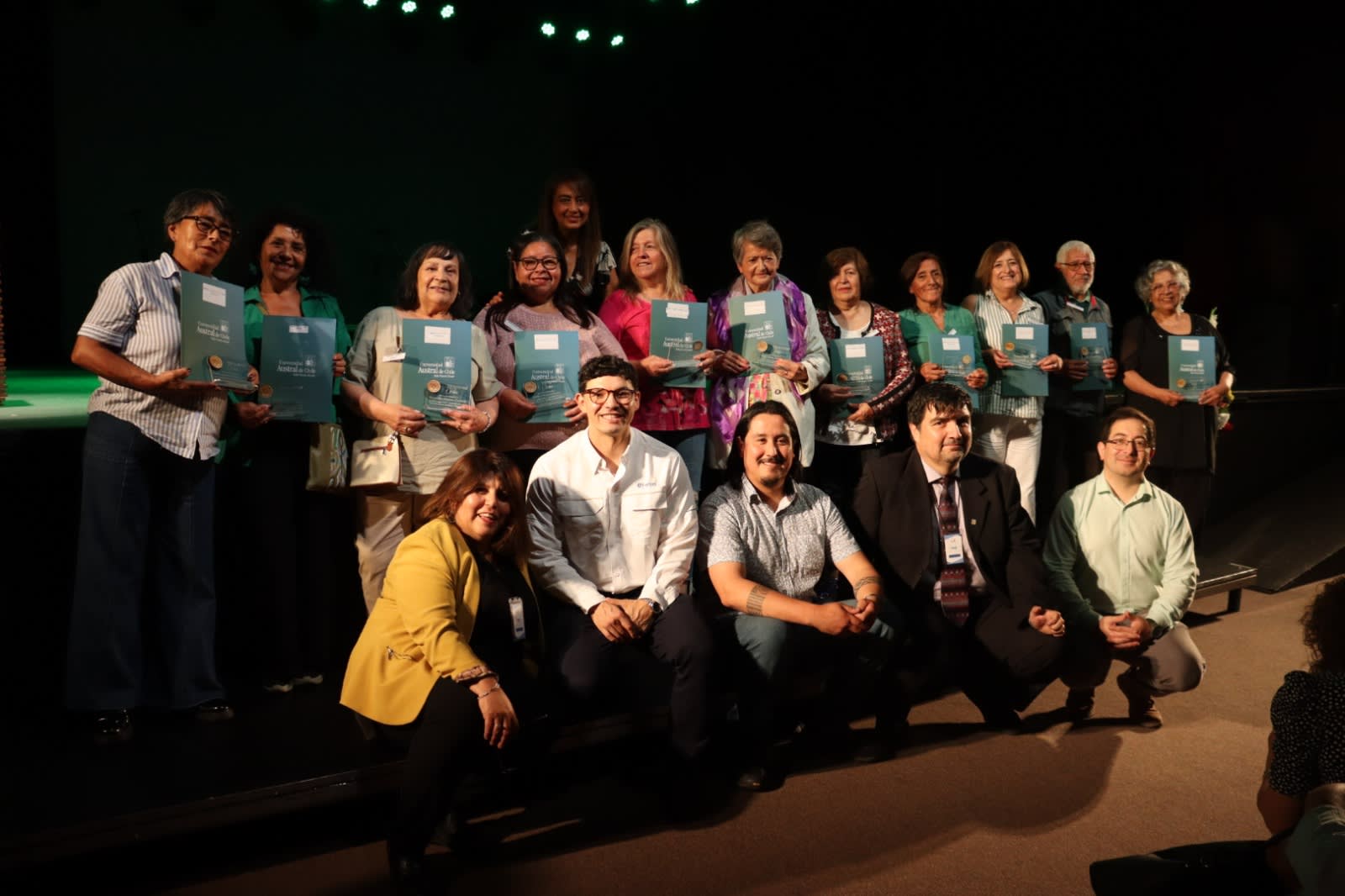 Puerto Montt: 150 Adultos Mayores Certificados Digitales