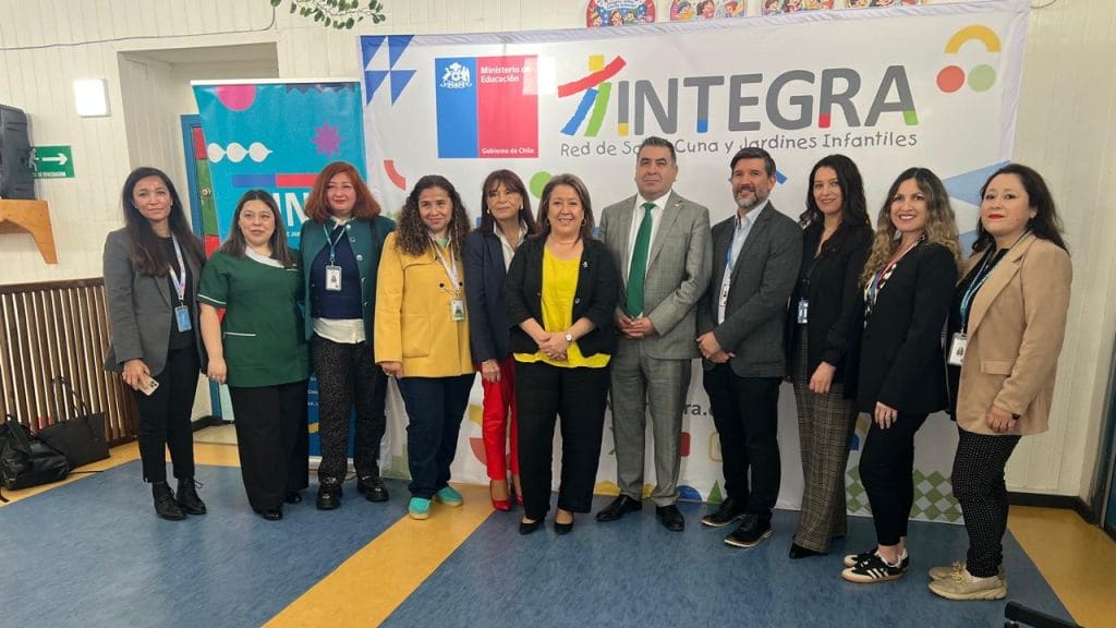 Autoridades de Educación, JUNJI e Integra en el lanzamiento de la postulación 2027 a jardines infantiles, en el jardín Pasitos al Volcán de Alerce Norte, Puerto Montt