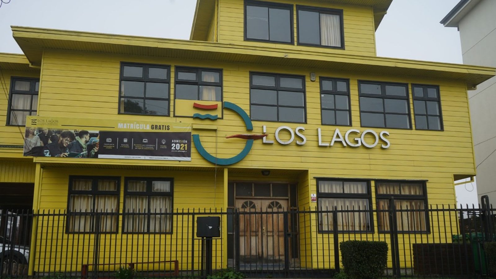 Fachada de una sede del Instituto Profesional Los Lagos en Osorno, en un registro de años anteriores