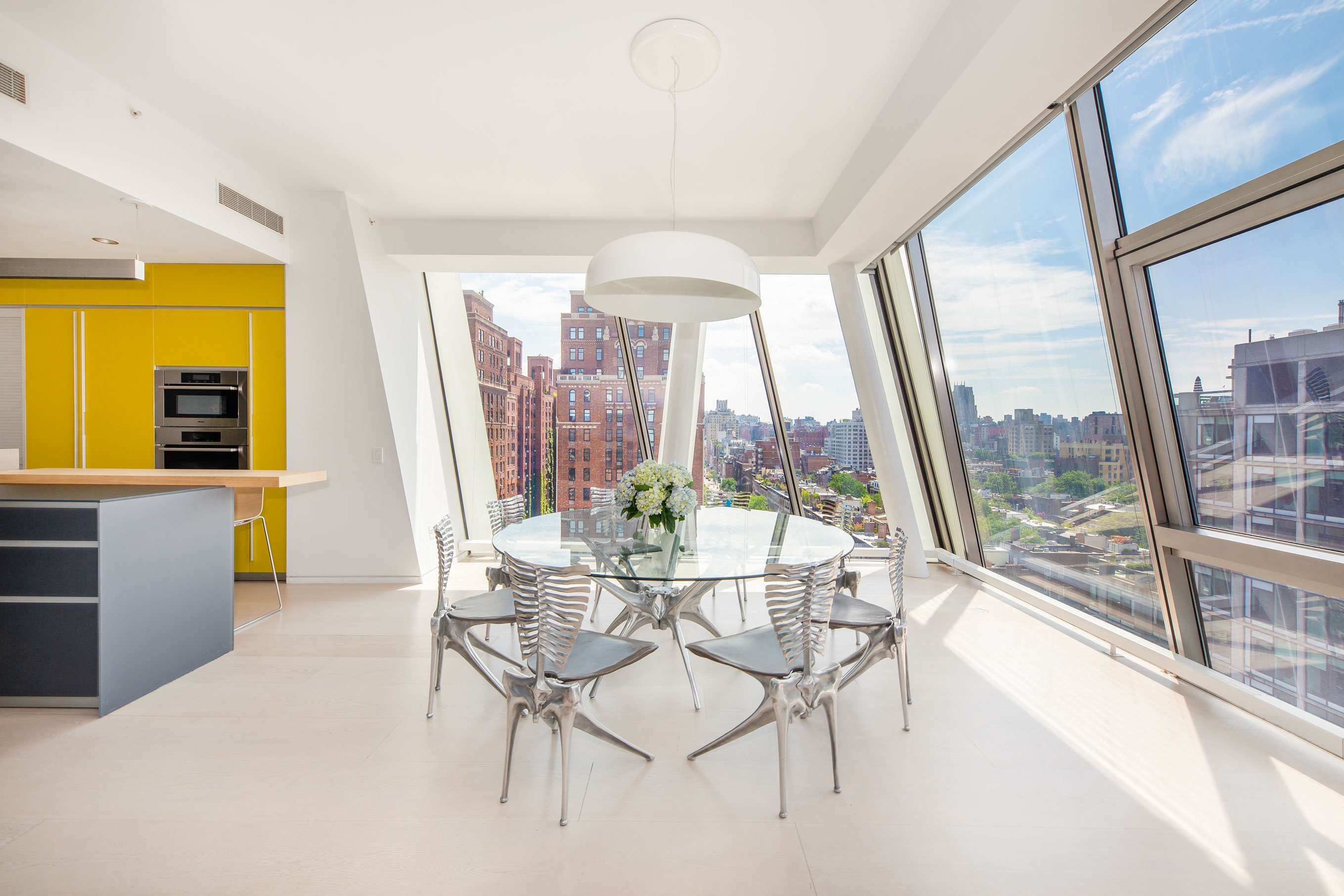 Examples of bold color drenching in action