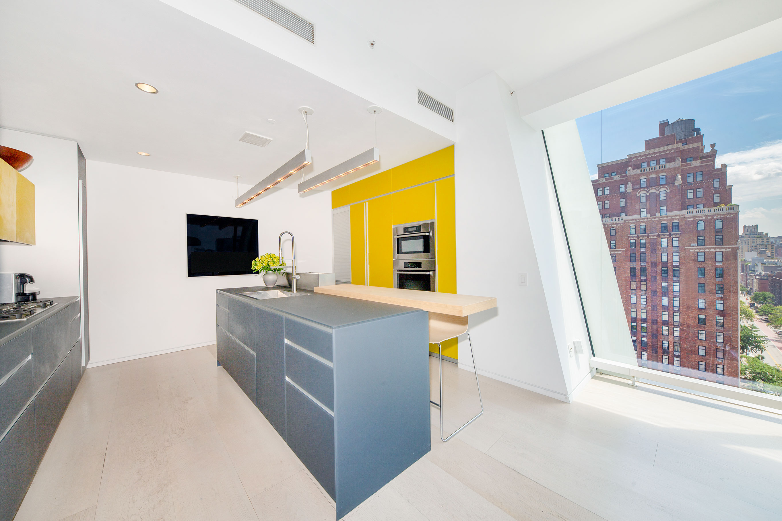 The Bold Rise of Color Drenching