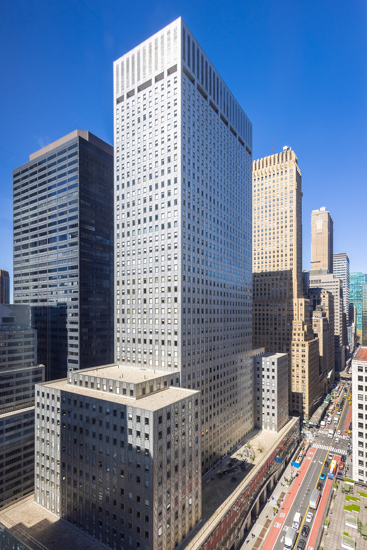 150 E 42nd St