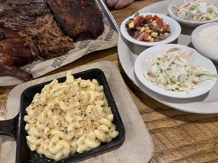 Puckett's Grocery & Restaurant