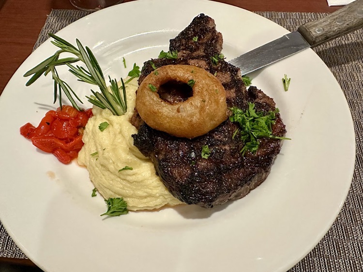 Augustino's Italian Eatery and Prime Steaks