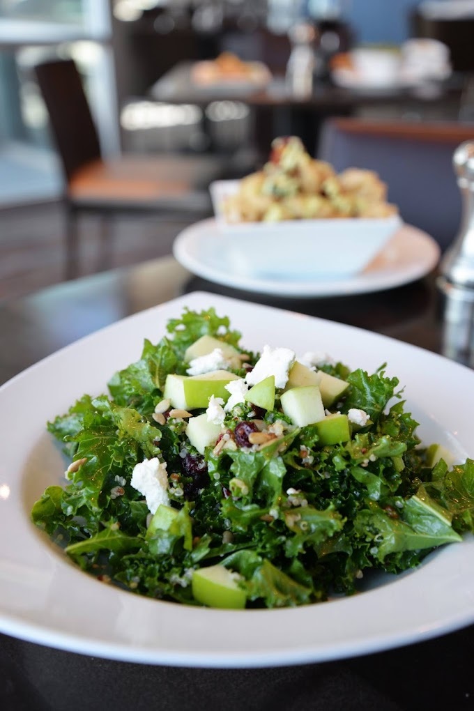 Bistro 743