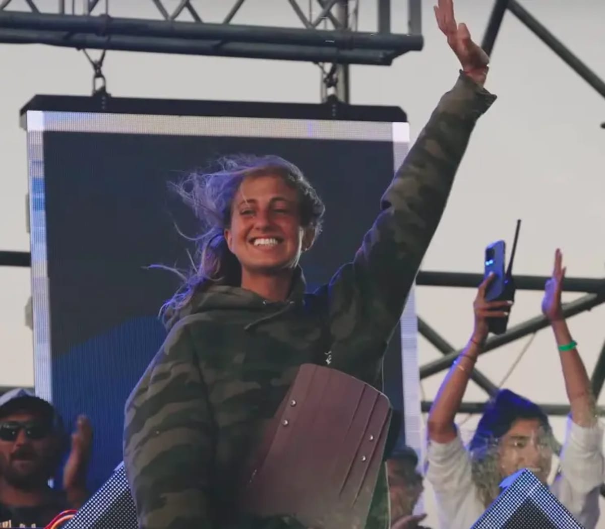 Rana Eser festejando su victoria