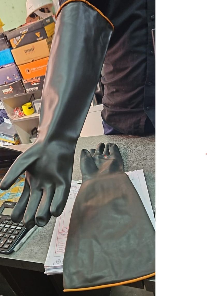 22 Inch Black Rubber Glove Pair 