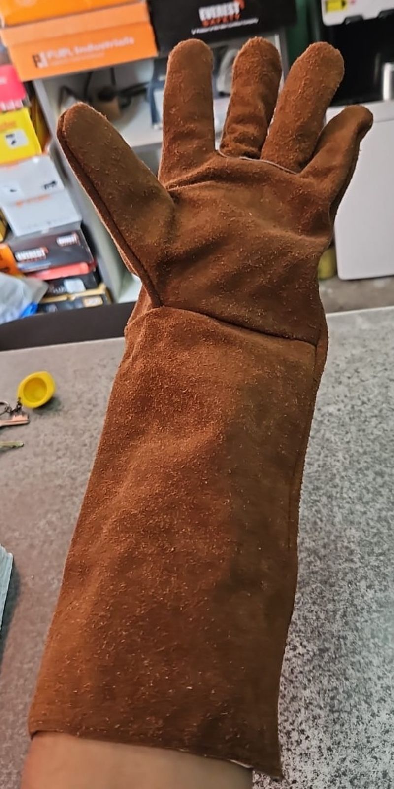 Heat resistant leather hand gloves Pair