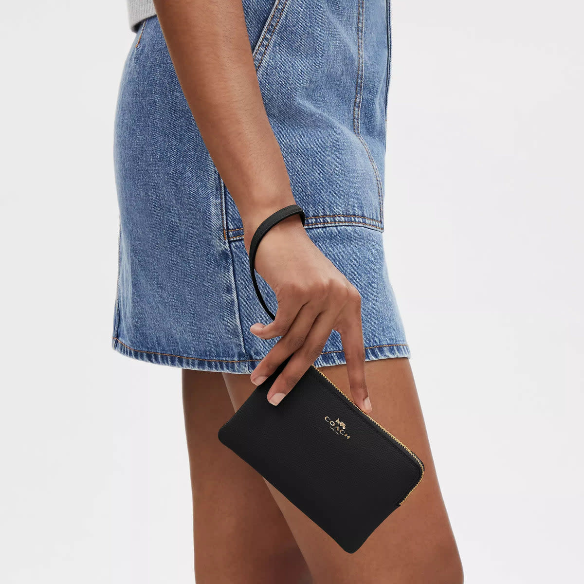 Corner Zip Wristlet 3