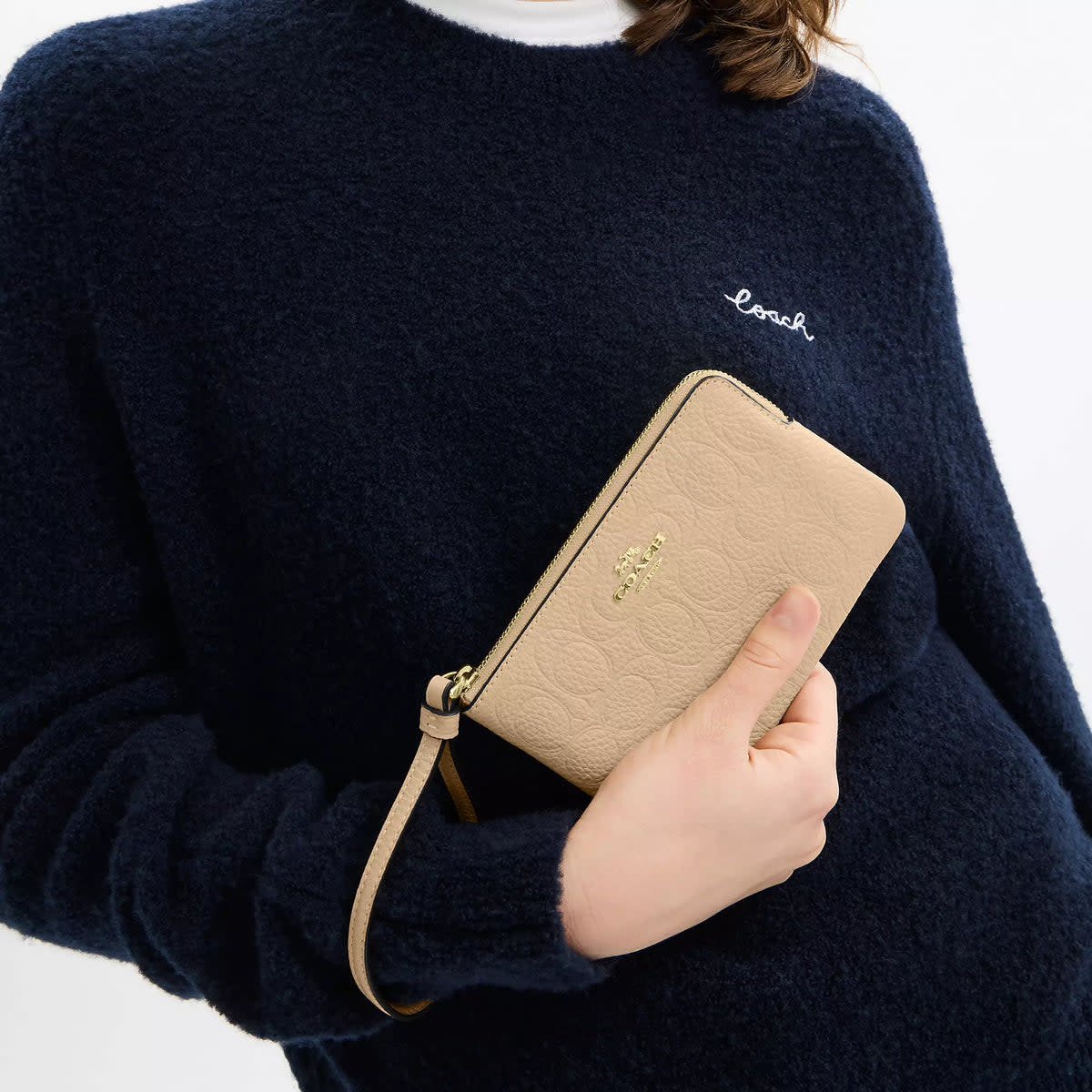 Corner Zip Wristlet In Signature Leather 3