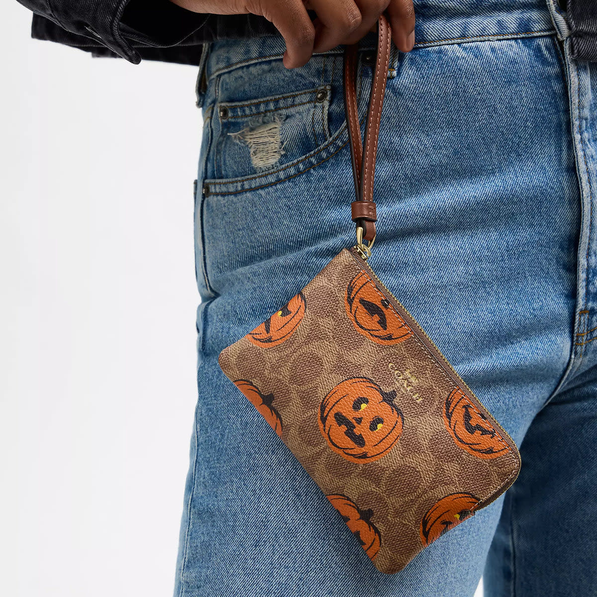 Corner Zip Wristlet In Signature Canvas With Halloween Print 3