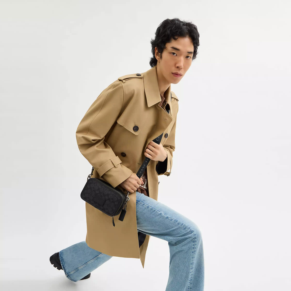 Wyatt Crossbody Bag In Signature Canvas 4