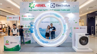 Case Study Ariel x Electrolux: “Áo Ướt Bay Vào – Khô Ráo Bay Ra” | Từ Idea Bay Đến Booth Thực Tế 2