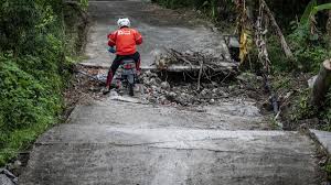 Retakan Jalan Utama