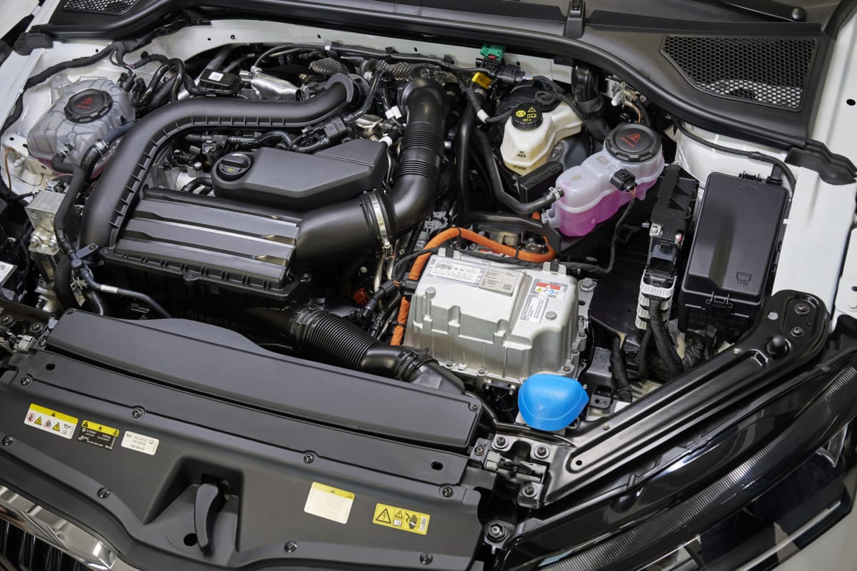 2026 Skoda Octavia Hybrid: Skoda's First Full Hybrid, Up to 168 hp, No Plug