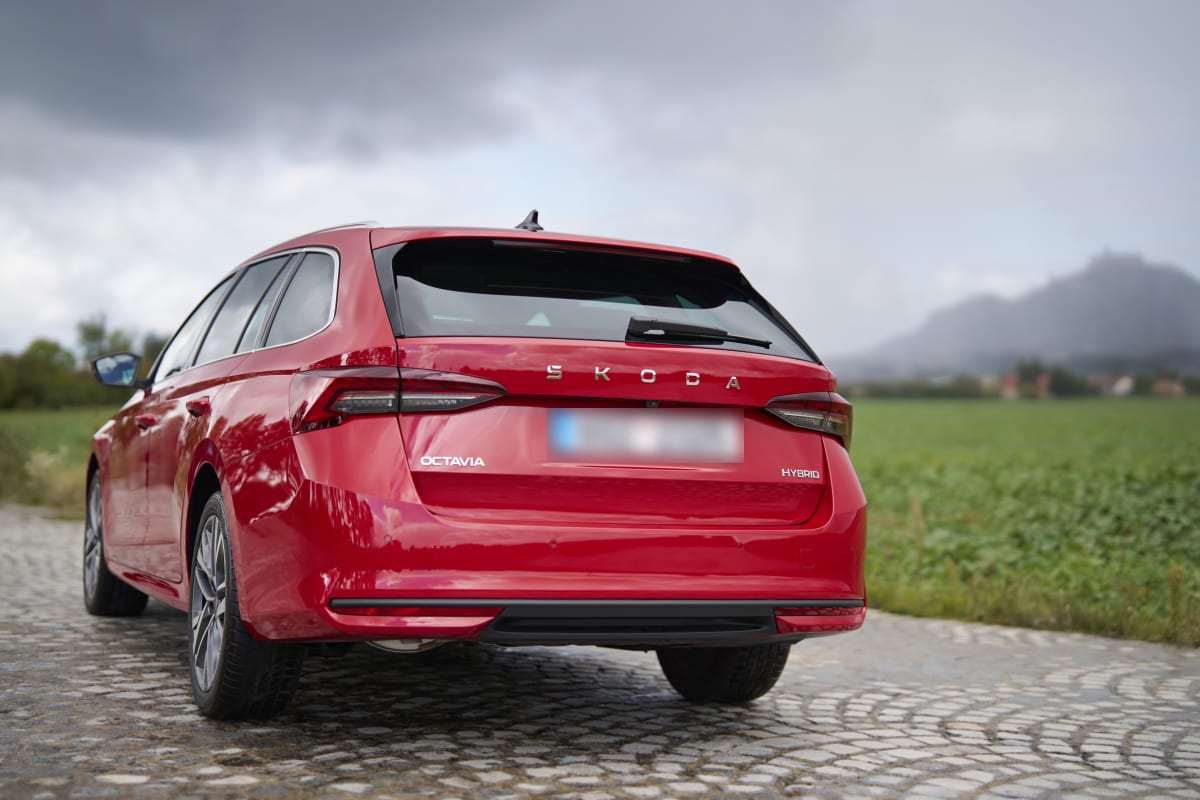 2026 Skoda Octavia Hybrid: Skoda's First Full Hybrid, Up to 168 hp, No Plug