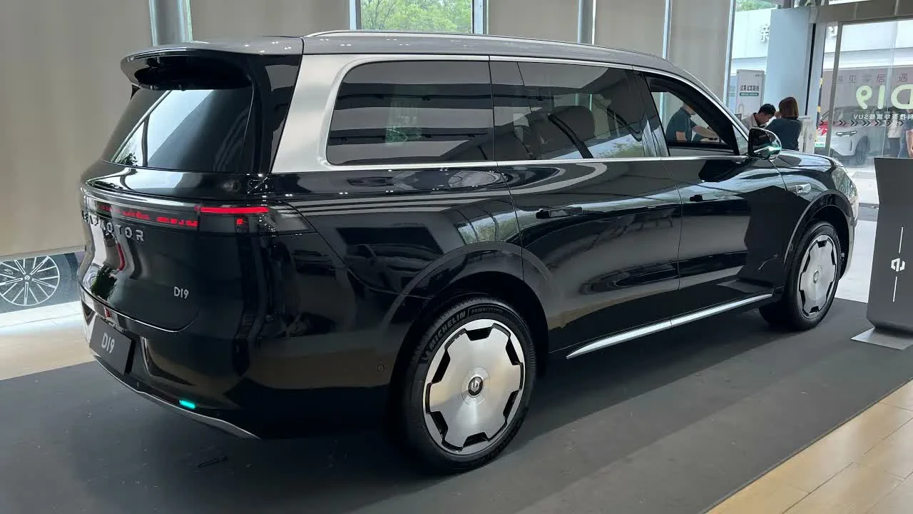 2026 Leapmotor D19: Six-Seat Flagship SUV With World's Largest EREV Battery From $32,200