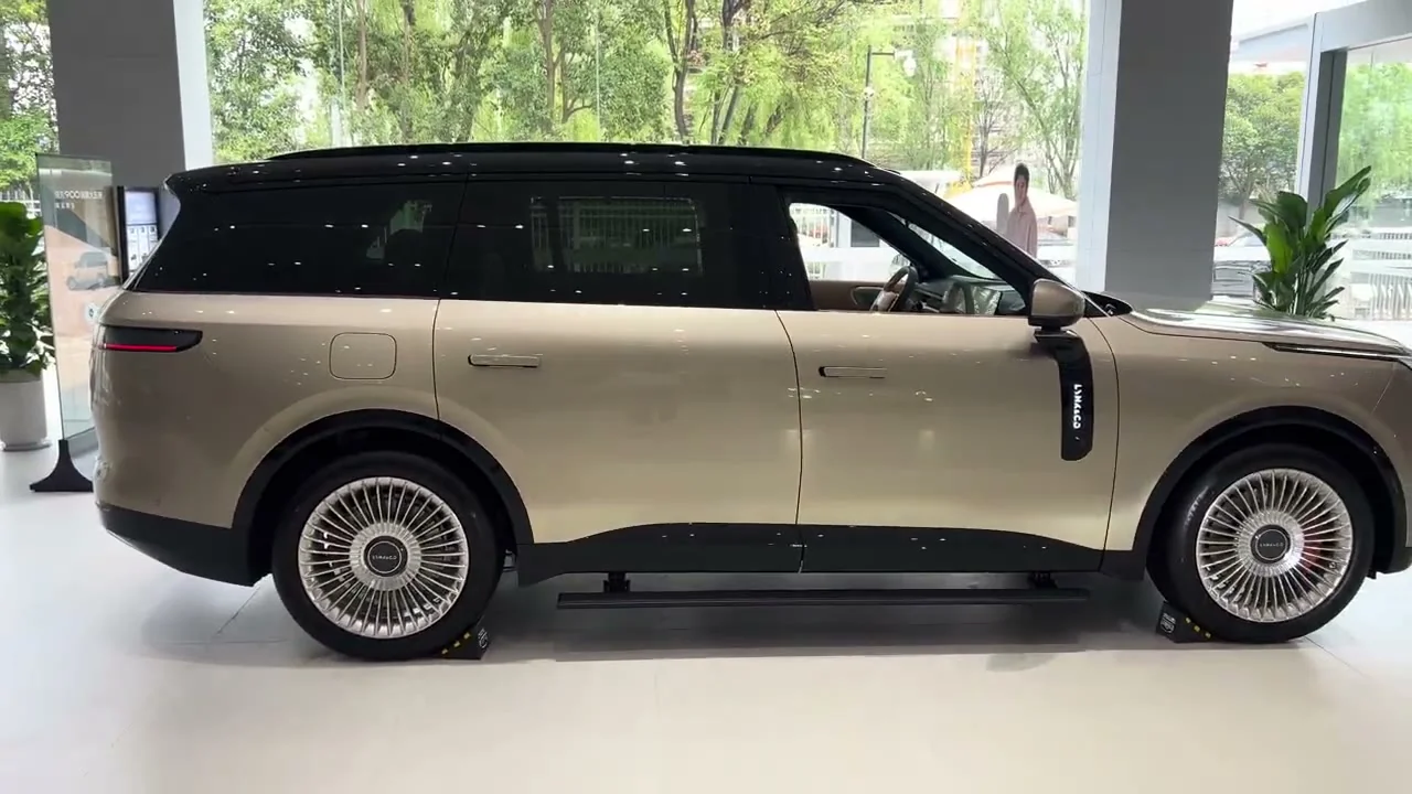 2026 Lynk & Co 900: Now With a 5-Seat Option From $41,250