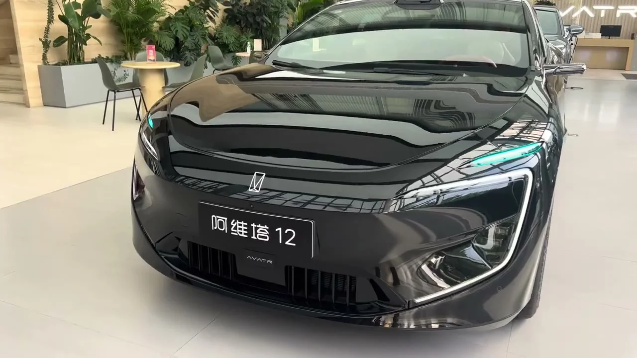 2026 AVATR 12 REV: Price Drops to $37,000, Now 1,270 km Range