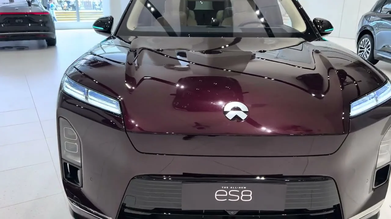 2026 NIO ES8: New 5-Seat Version Debuts NIO's Own AI Chip From $40,400