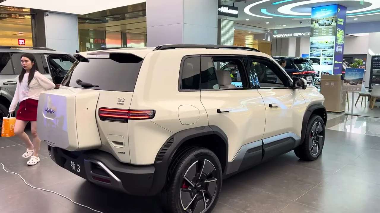 BYD Fangchengbao Tai 3: A 620 km Flash-Charging Electric Off-Roader From ~$22,400